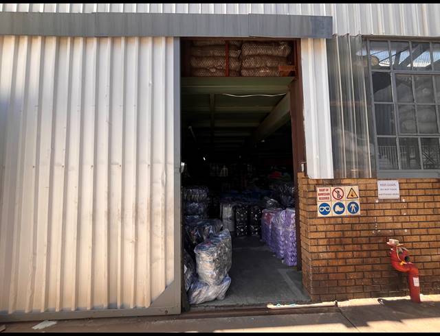 1,850M² WAREHOUSE TO LET IN CHLOORKOP